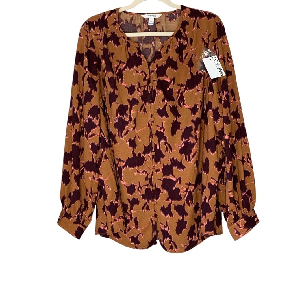 Nine West NWT rust with abstract coral burgundy pattern. Long sleeves . Size XL